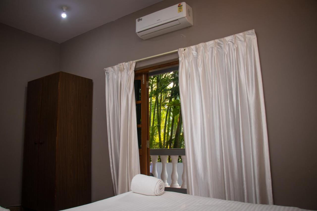 The Sovereign Villa Candolim Exteriör bild