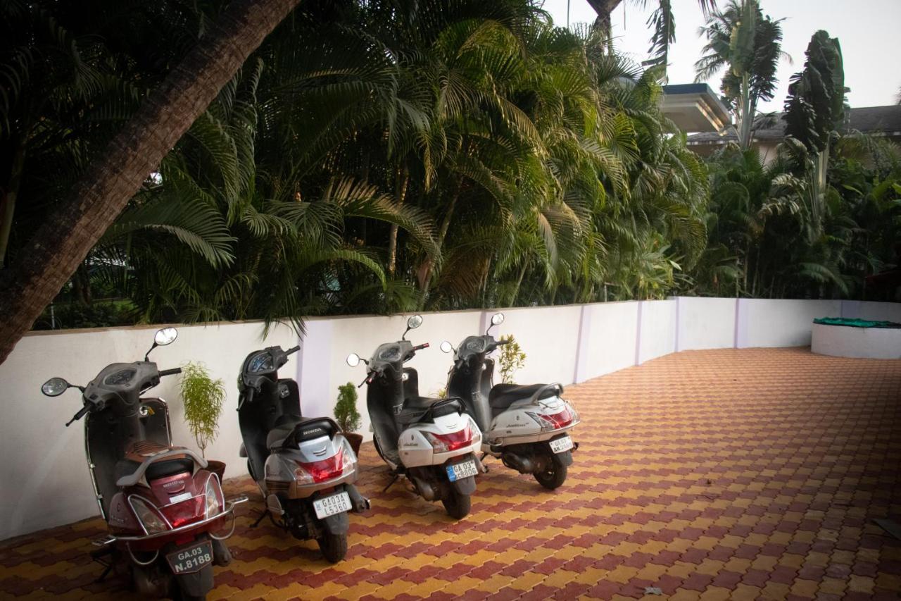 The Sovereign Villa Candolim Exteriör bild
