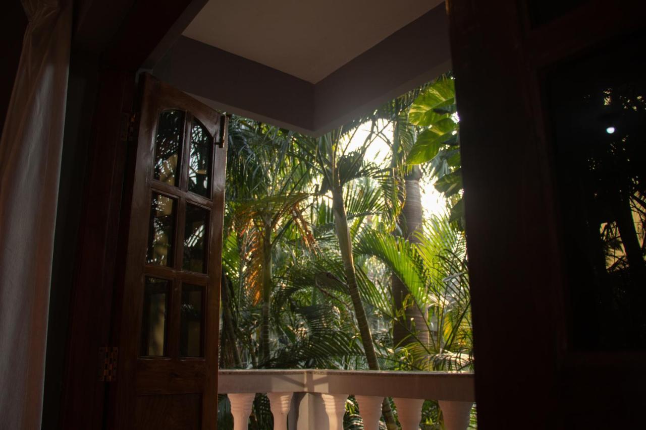 The Sovereign Villa Candolim Exteriör bild