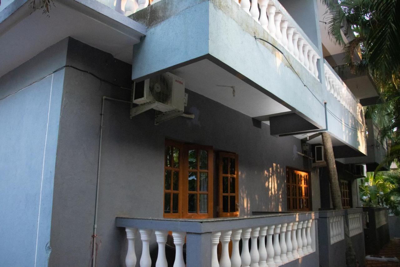 The Sovereign Villa Candolim Exteriör bild
