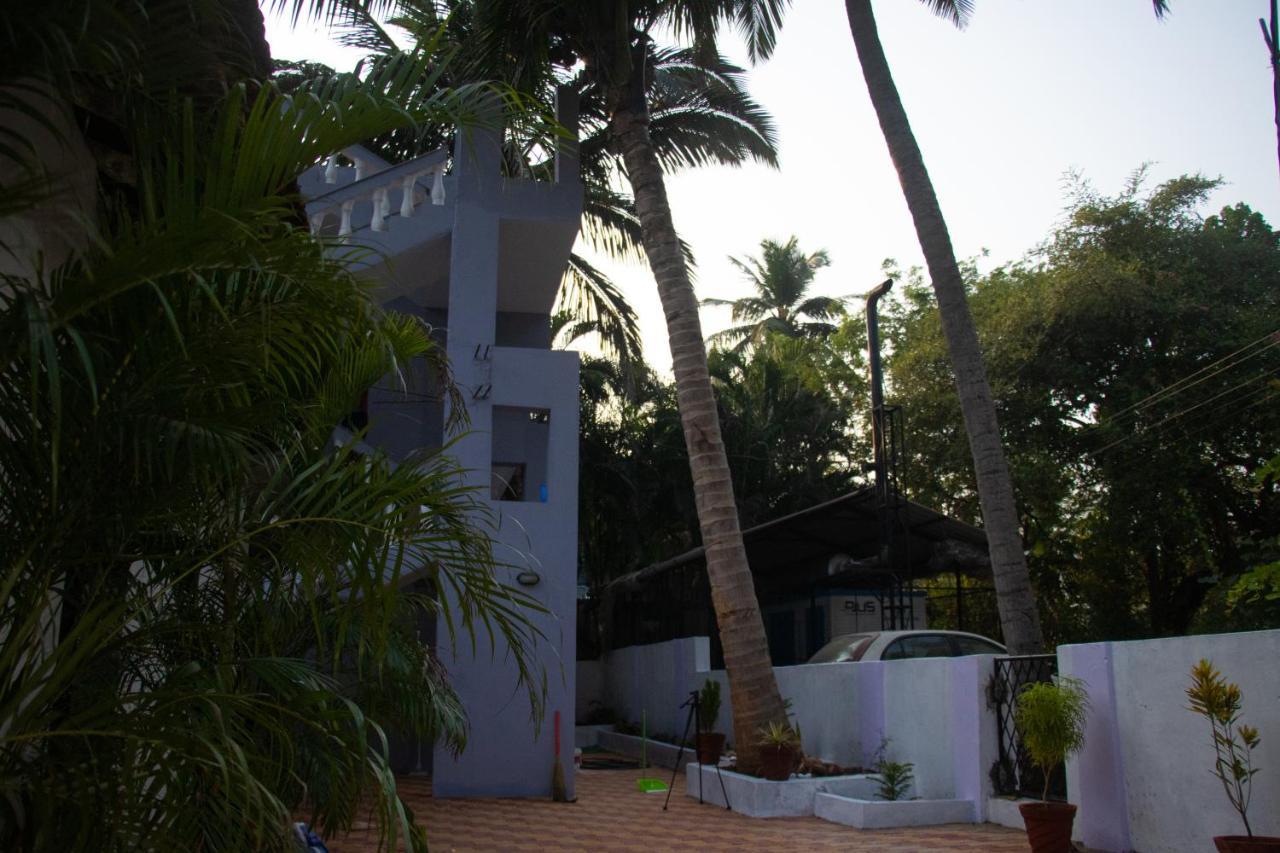 The Sovereign Villa Candolim Exteriör bild